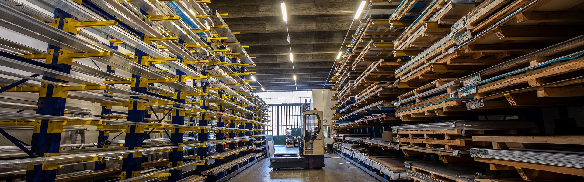 Vendita Alluminio,  Acciaio Inox e Leghe Leggere a Genova | Lastre Tubi Profilati Alluminio